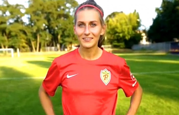 Dziewczyna w korkach (wideo)