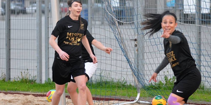 AZS UAM w plażowej Europie