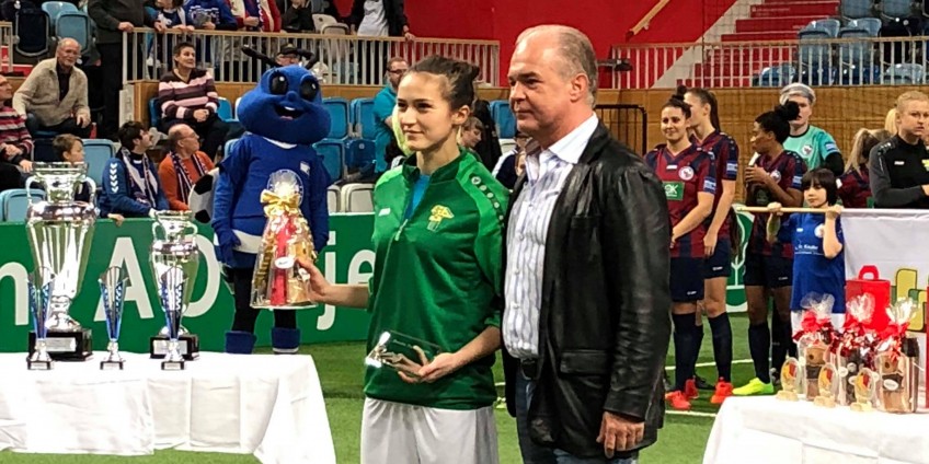 Grały z mistrzyniami