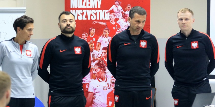 Konferencje dla trenerów piłki kobiet