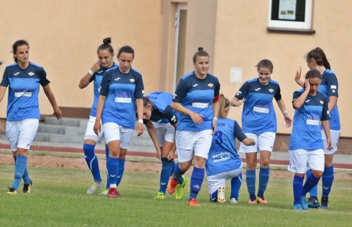 Wykorzystały okazję na awans