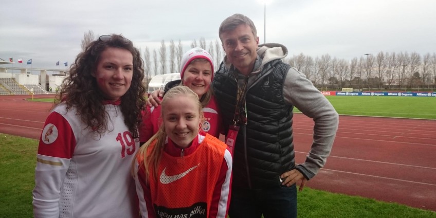 studia, piłka i Baśka