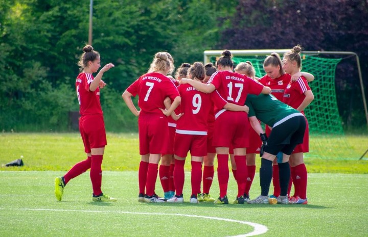 Ekstraliga ciut krótsza