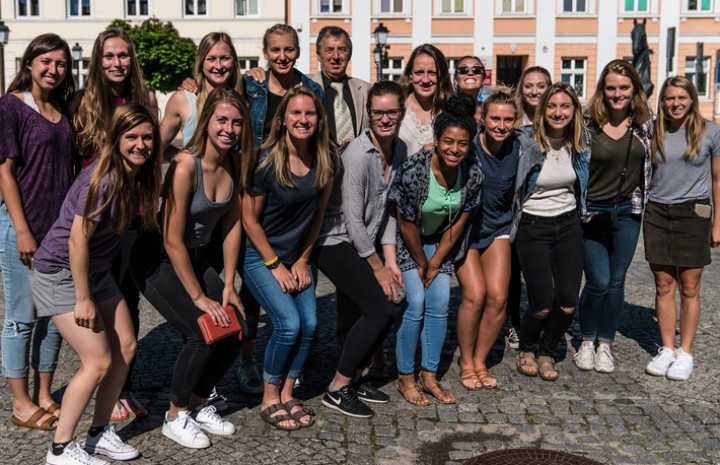 Poznać Polskę i grać w piłkę