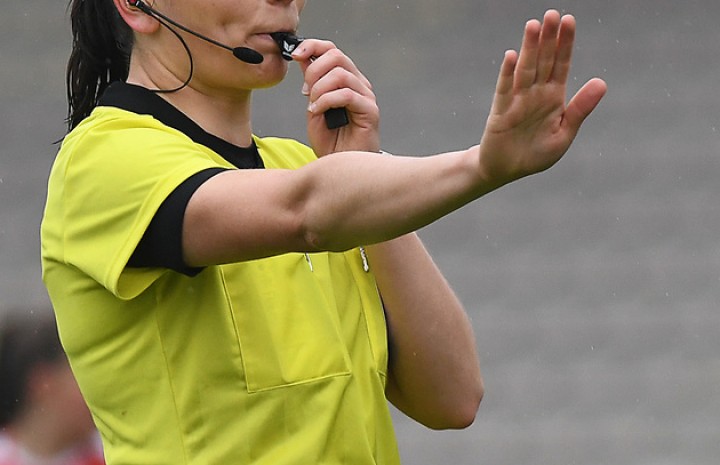 Grać i sędziować rywalkom