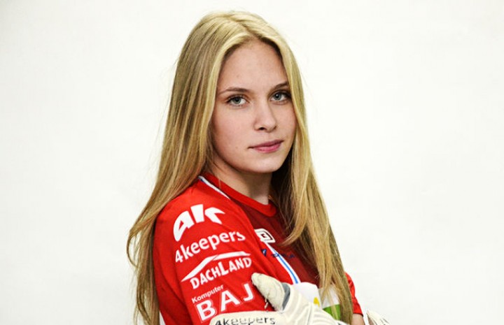 Strzelająca bramkarka