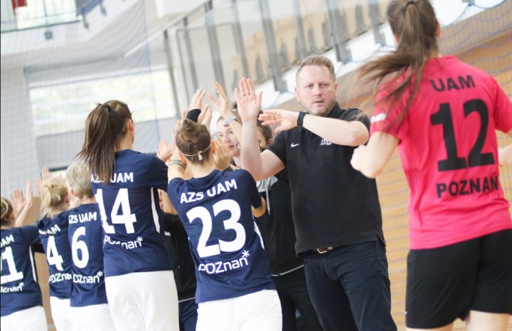 UAM Poznań leci do Europy