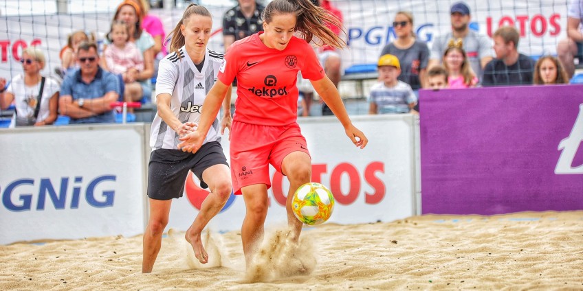 Uczestnicy Pucharu Polski w Beach Soccerze