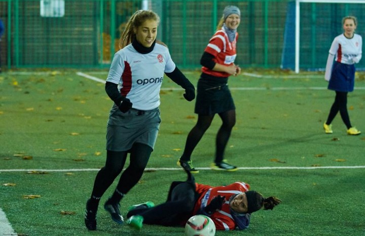 Grały w spódnicach