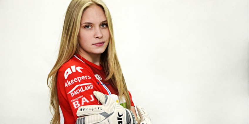 Strzelająca bramkarka