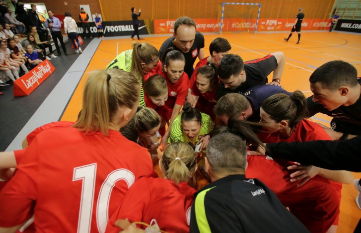 Na parkiecie rozbiły Białoruś