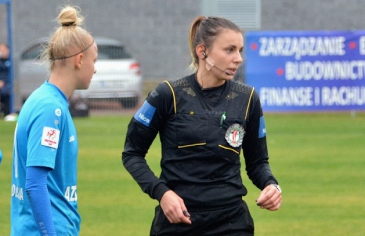 Słuchawki u połowy sędzi