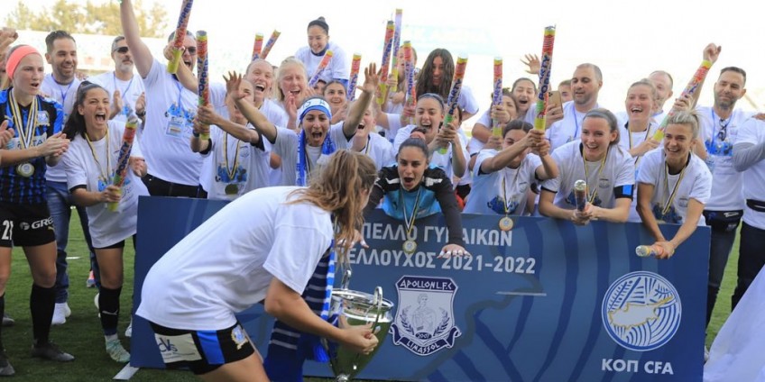 Hmírová i Koleničková mistrzyniami Cypru